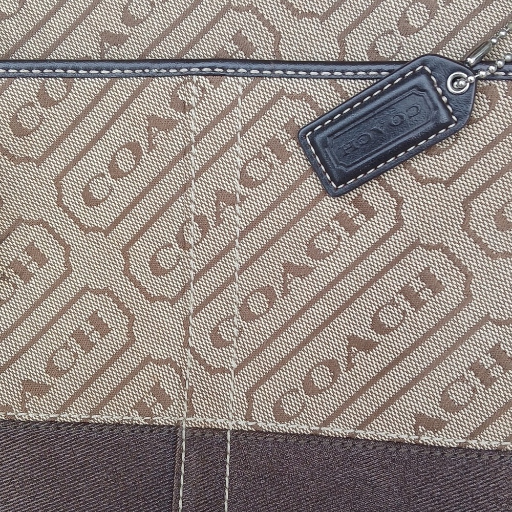 Coach Signature Stripe crossbody swingpack bag. - Picture 2 of 12